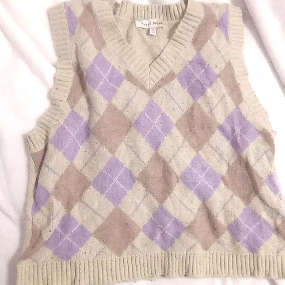 Hazel Moon, size XL, color:creamy white with violet and light orange pink